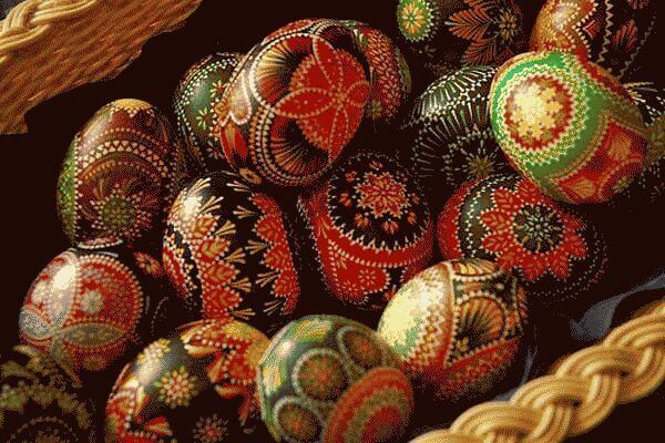 Как просто разукрасить яйца к Пасхе