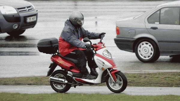 Как получить права на мопед