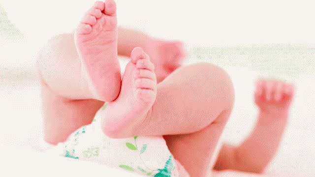 Новорожденный не может сходить по большому: что делать?